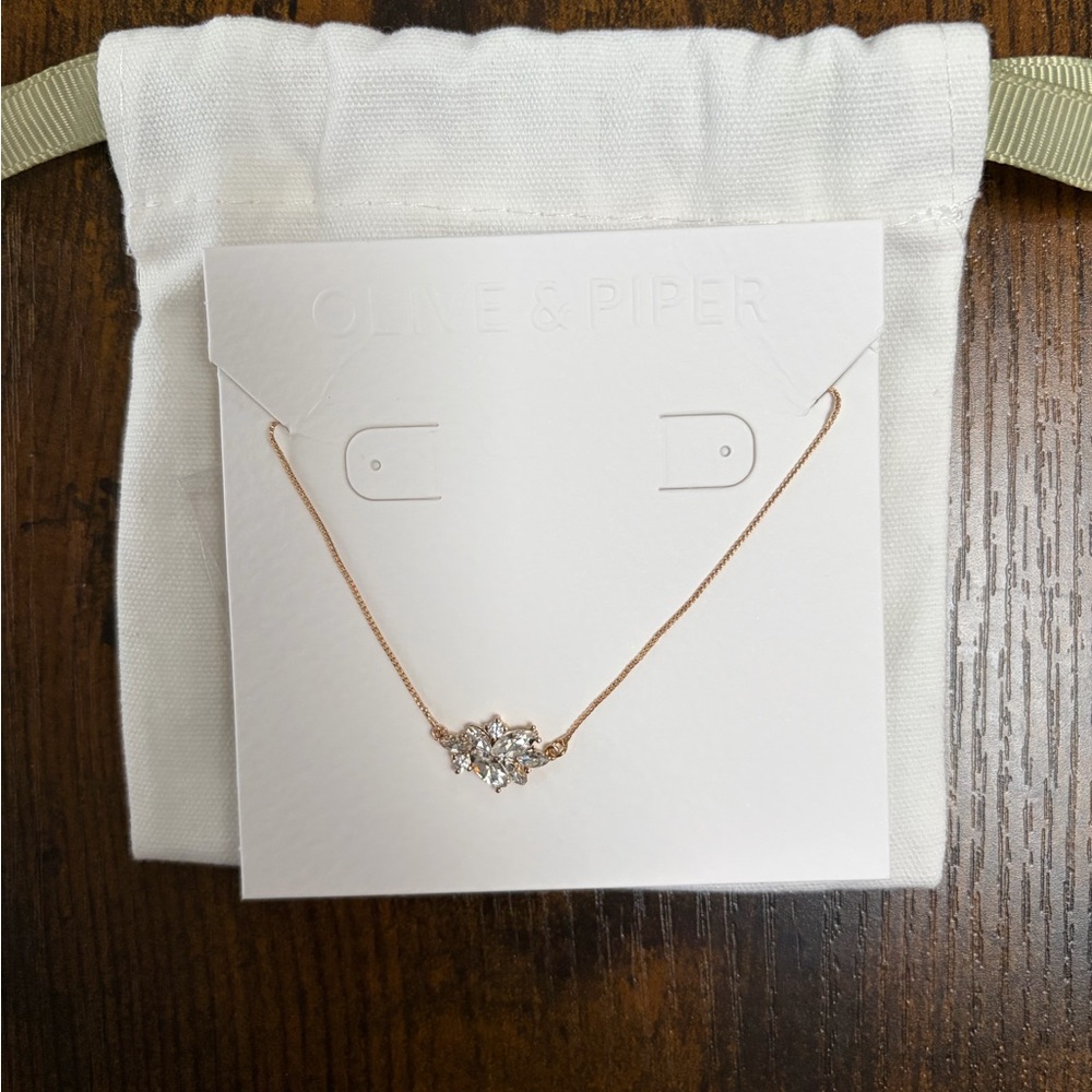 Essie Pendant - Picture 4 of 7